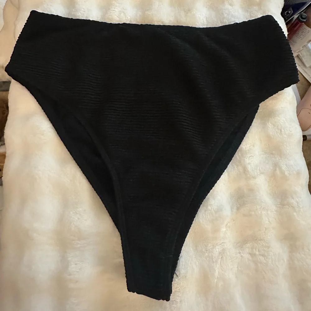Rumer the label. Cassidy High waist bikini bottoms‎ black